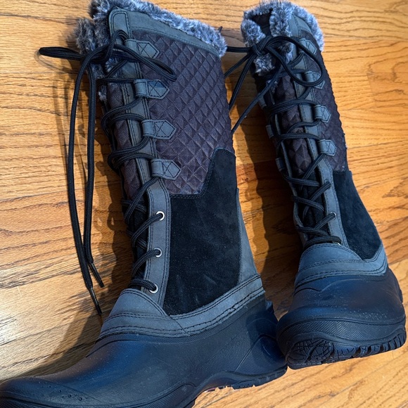 The North Face Shellista Mid Winter lace up boots for rain or snow, faux fur 9 - Picture 3 of 7